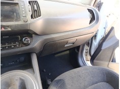 Recambio de guantera para kia sportage referencia OEM IAM    2