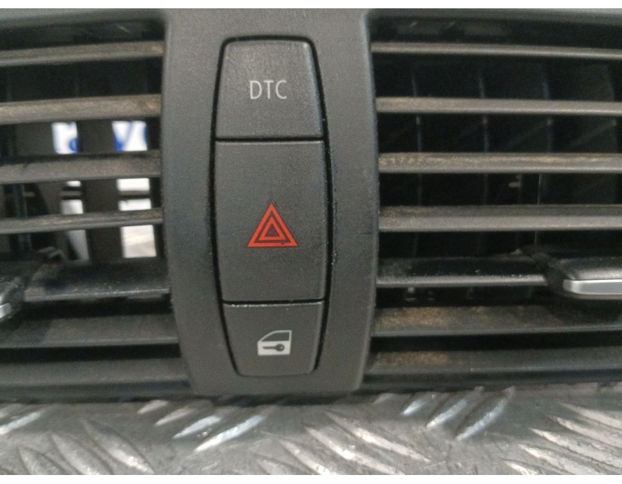 Recambio de rejilla aireadora para bmw serie 1 berlina (e81/e87) 2.0 cat referencia OEM IAM 705918913  