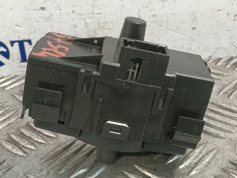 Recambio de mando luces para bmw serie 1 berlina (e81/e87) 2.0 cat referencia OEM IAM 693279403  