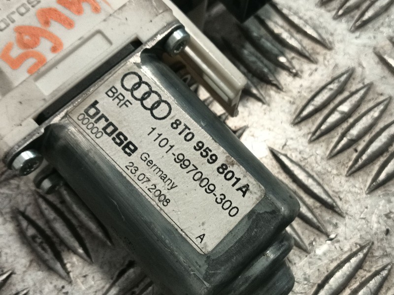 Recambio de elevalunas delantero izquierdo para audi a5 (8t3) 3.2 fsi quattro referencia OEM IAM 8T0837461B  