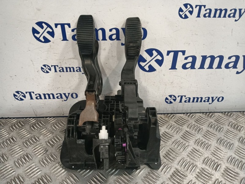 Recambio de pedal embrague para fiat 500 (312) 500 referencia OEM IAM 25884600  