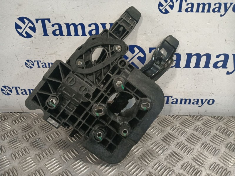 Recambio de pedal embrague para fiat 500 (312) 500 referencia OEM IAM 25884600  