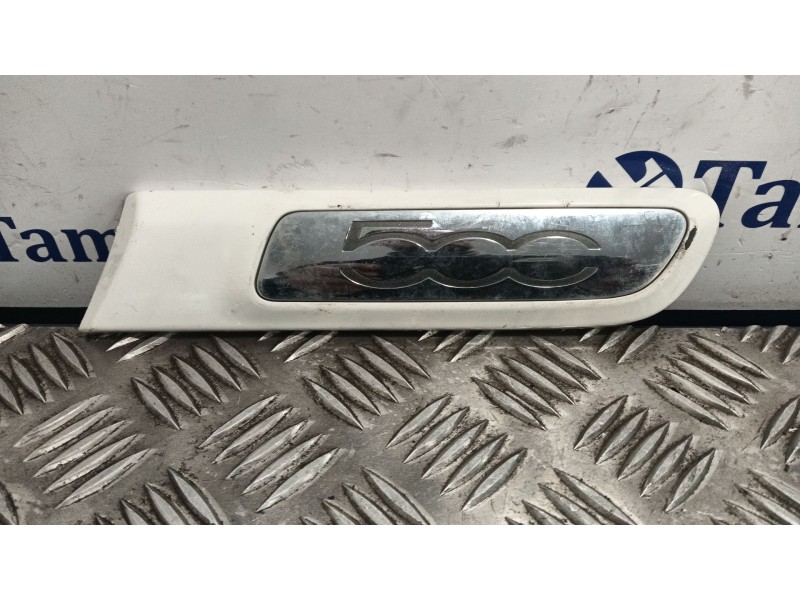 Recambio de molduras traseras para fiat 500 (312) 500 referencia OEM IAM   