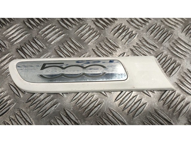 Recambio de molduras traseras para fiat 500 (312) 500 referencia OEM IAM   