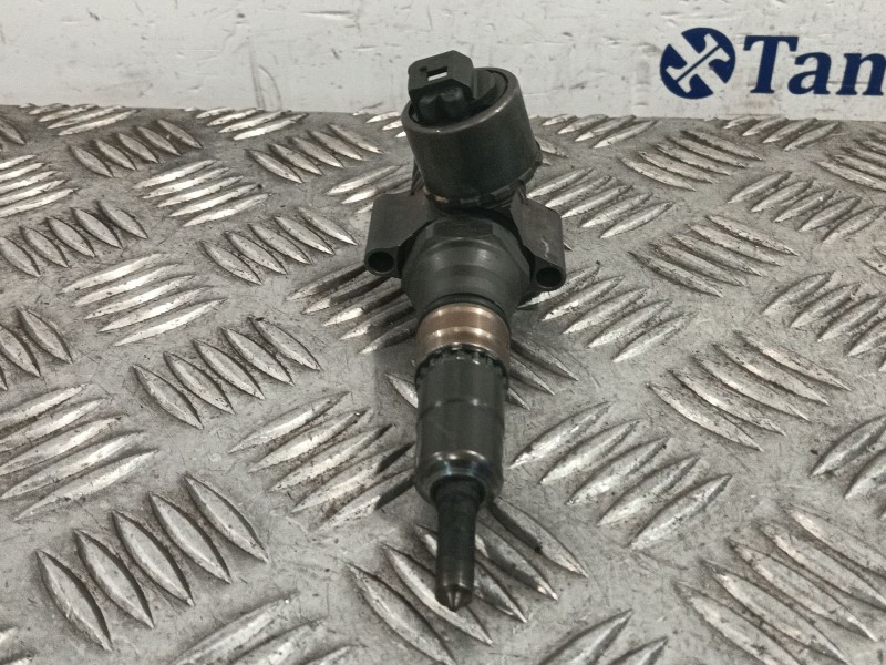 Recambio de inyector para audi a4 b7 avant (8ed) 2.0 tdi 16v referencia OEM IAM 03G130073G  