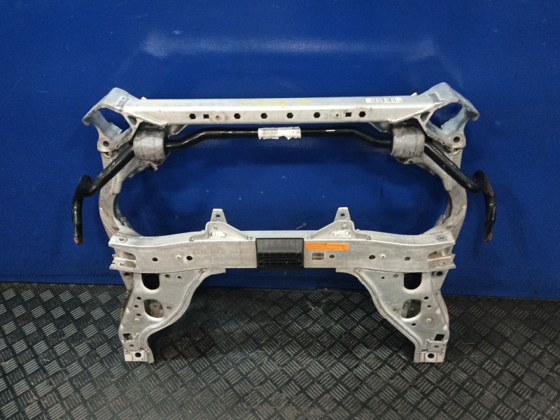 Recambio de puente delantero para bmw serie 1 berlina (e81/e87) 2.0 cat referencia OEM IAM   677133401