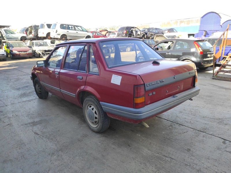 opel corsa a del año 1985
