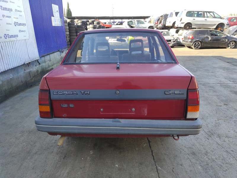 opel corsa a del año 1985