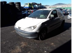 peugeot 206 berlina del año 2000