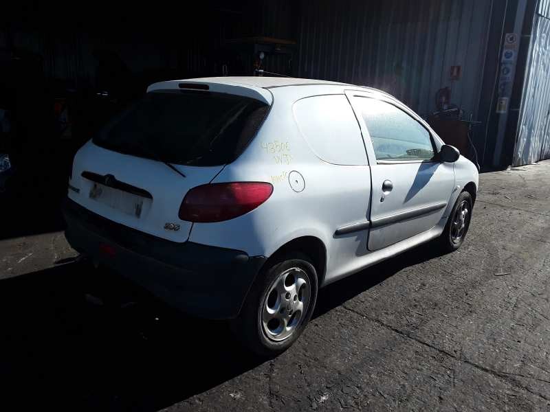 peugeot 206 berlina del año 2000