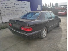 mercedes-benz clase e (w210) berlina diesel del año 2001 2