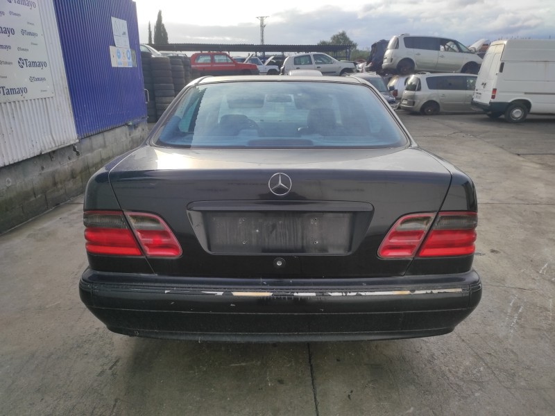 mercedes-benz clase e (w210) berlina diesel del año 2001