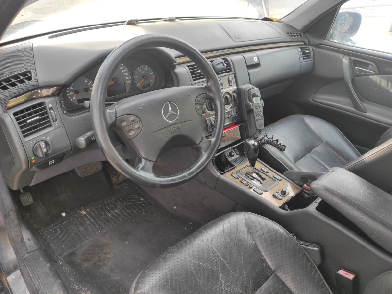 mercedes-benz clase e (w210) berlina diesel del año 2001