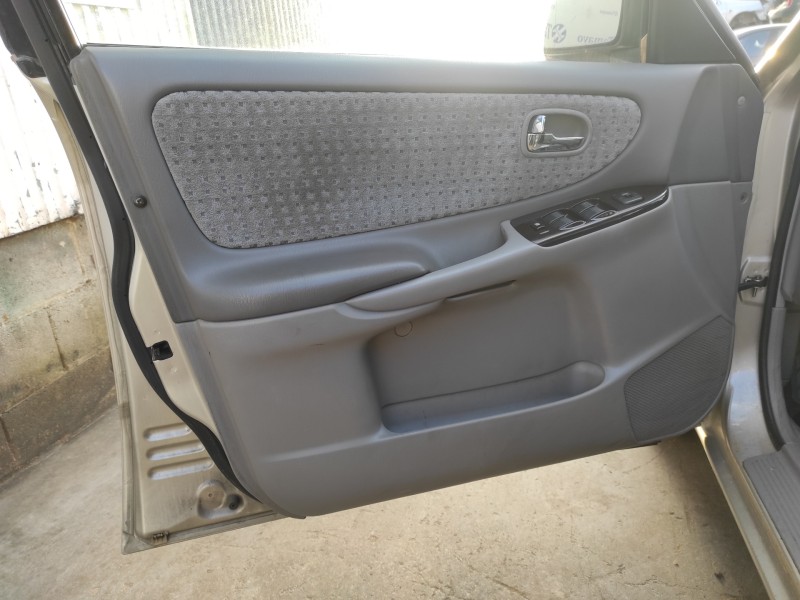 mazda 626 berlina (gf) del año 2002