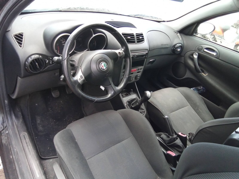 alfa romeo 147 (190) del año 2004