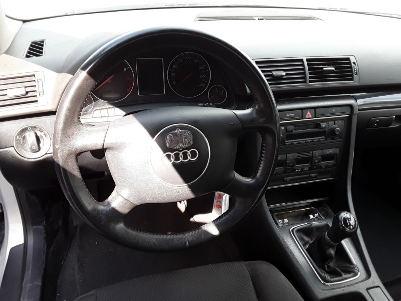 audi a4 berlina (8e) del año 2001