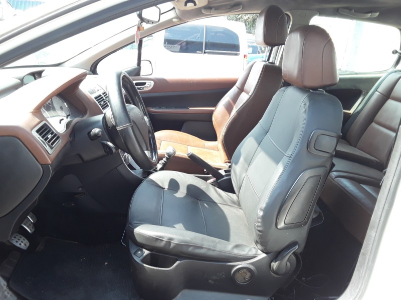 peugeot 307 berlina (s2) del año 2006