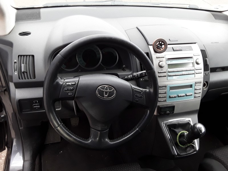 toyota corolla verso (r1) del año 2007