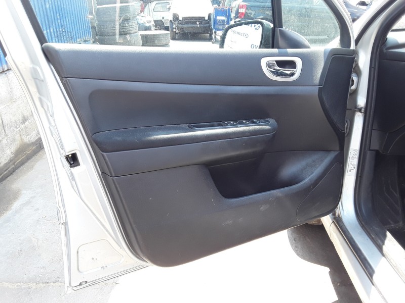 peugeot 307 berlina (s2) del año 2006