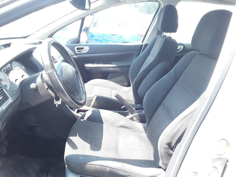 peugeot 307 berlina (s2) del año 2006