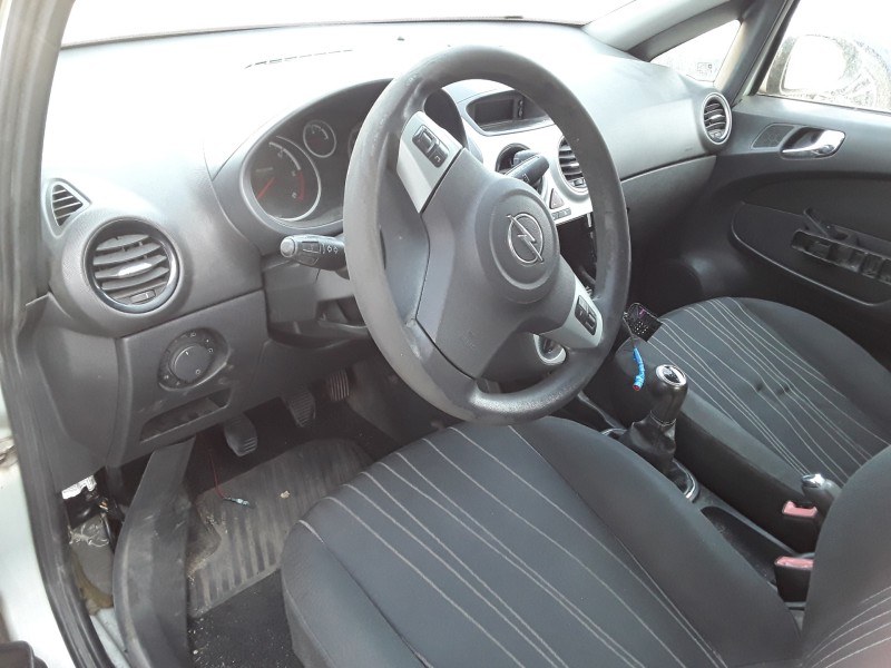opel corsa d del año 2009