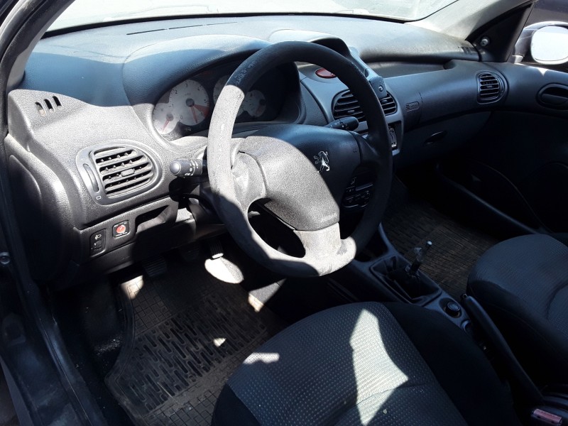 peugeot 206 berlina del año 2005