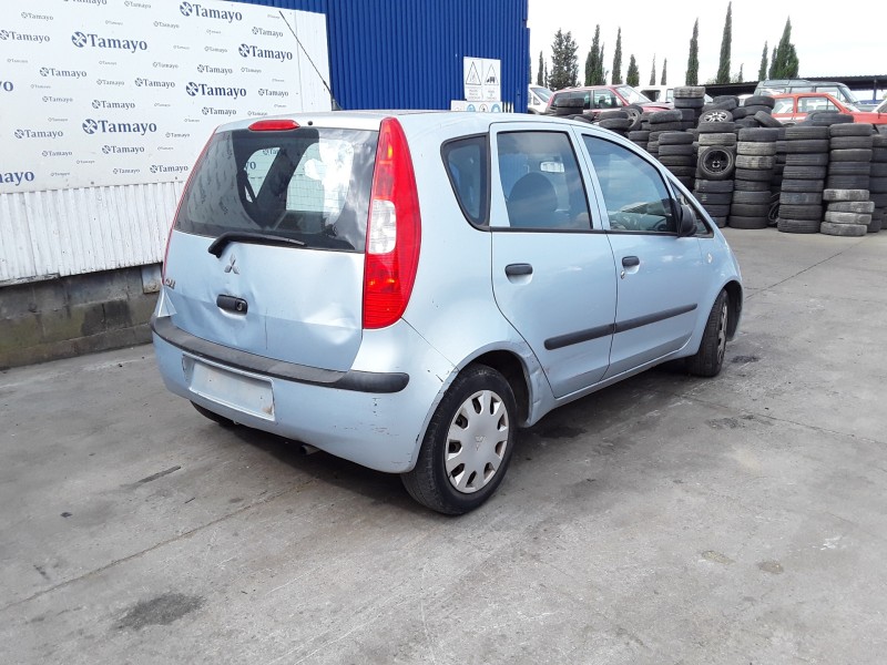 mitsubishi colt berlina 5 (z30a) del año 2004