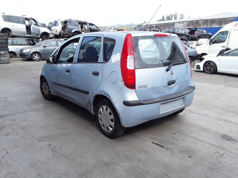 mitsubishi colt berlina 5 (z30a) del año 2004