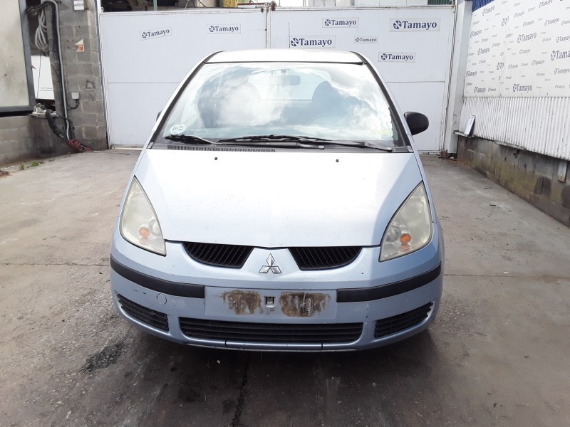 mitsubishi colt berlina 5 (z30a) del año 2004