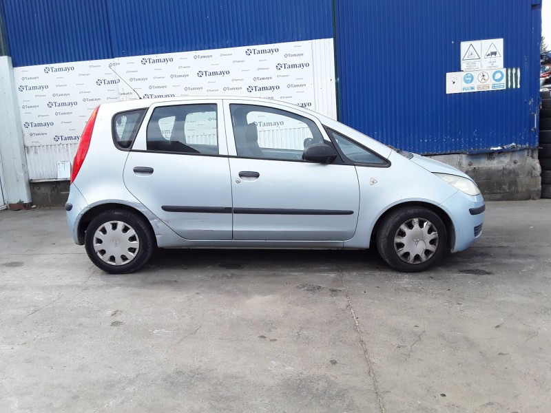 mitsubishi colt berlina 5 (z30a) del año 2004