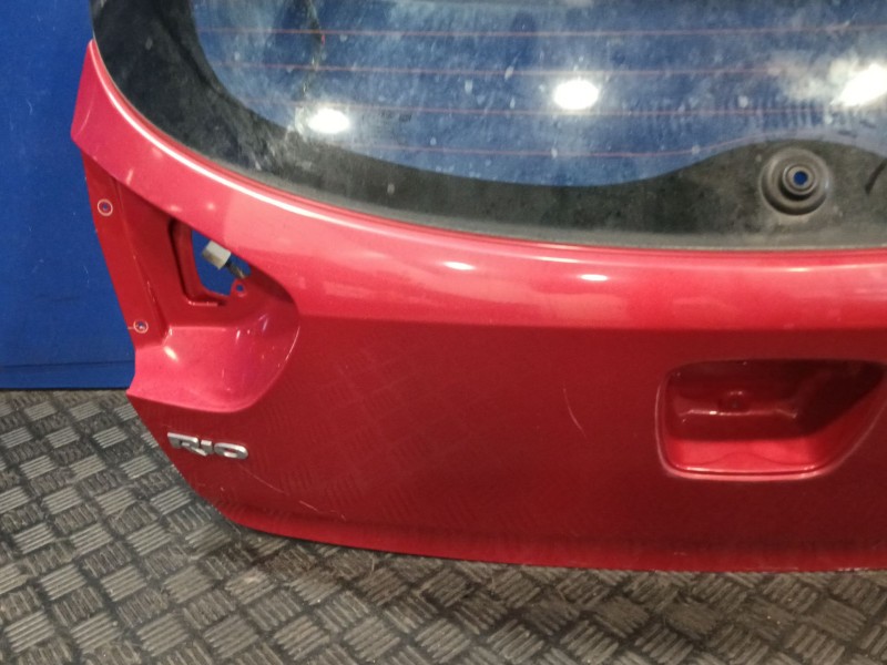 Recambio de porton trasero para kia rio 1.2 cat referencia OEM IAM   