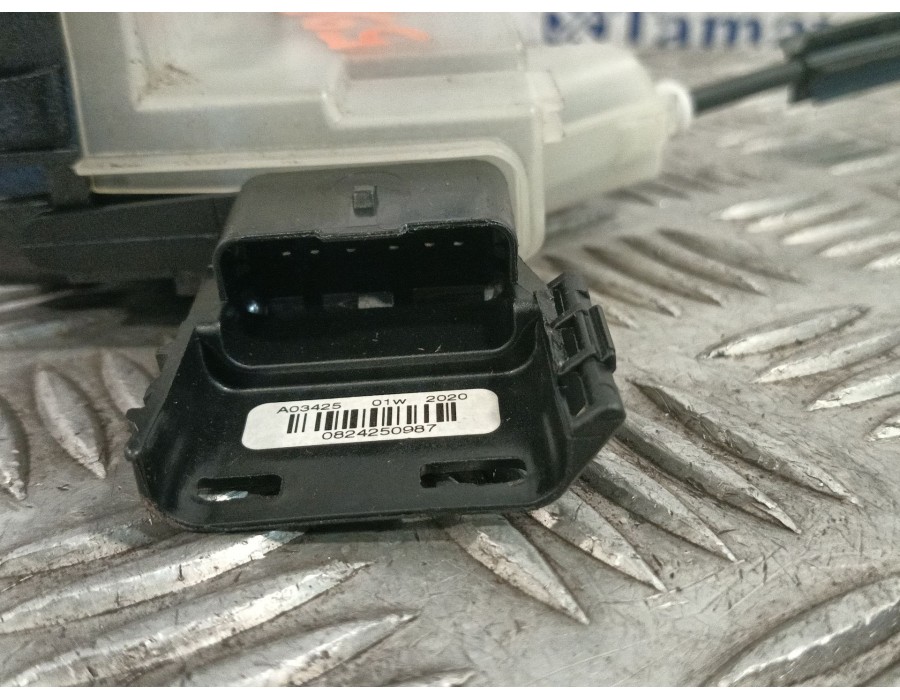 Recambio de cerradura puerta delantera derecha para opel combo furgoneta/monovolumen (k9) 1.5 d referencia OEM IAM 16943581  