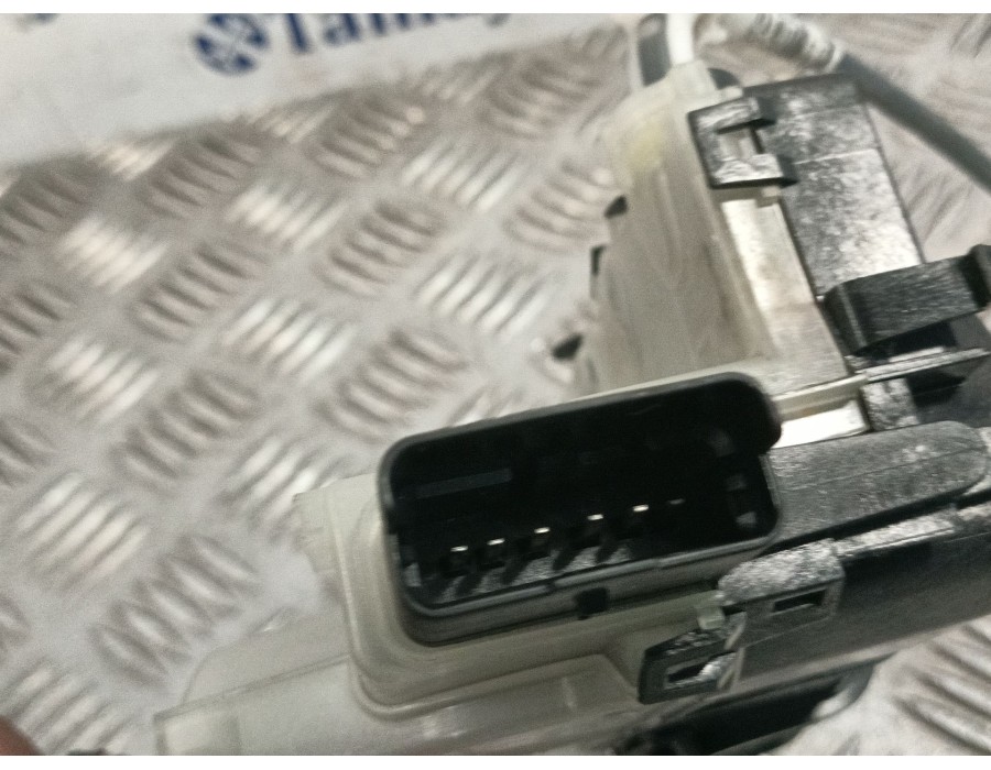Recambio de cerradura puerta delantera izquierda para opel combo furgoneta/monovolumen (k9) 1.5 d referencia OEM IAM 16943580  