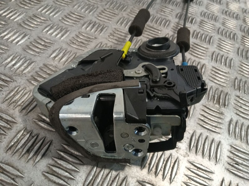 Recambio de cerradura puerta trasera izquierda para lexus rx referencia OEM IAM   