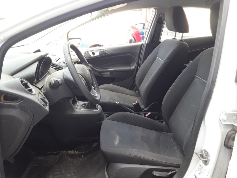 ford fiesta (ccn) del año 2013