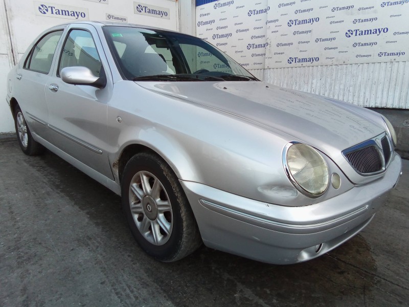 lancia lybra berlina del año 2001