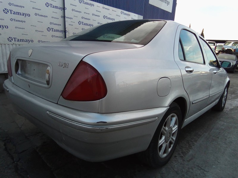 lancia lybra berlina del año 2001