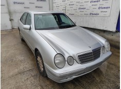 MERCEDES-BENZ CLASE E (W210) BERLINA