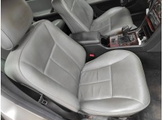 mercedes-benz clase e (w210) berlina del año 2001 2