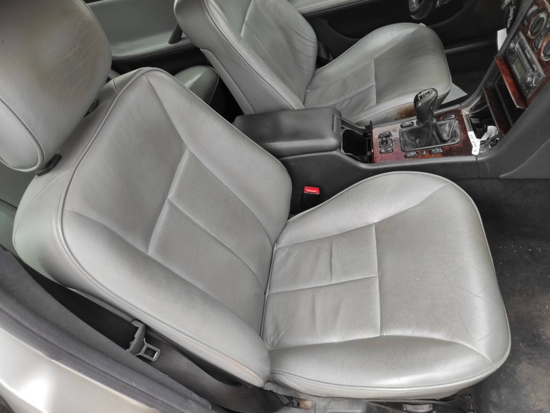 mercedes-benz clase e (w210) berlina del año 2001
