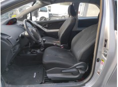 toyota yaris del año 2010 2