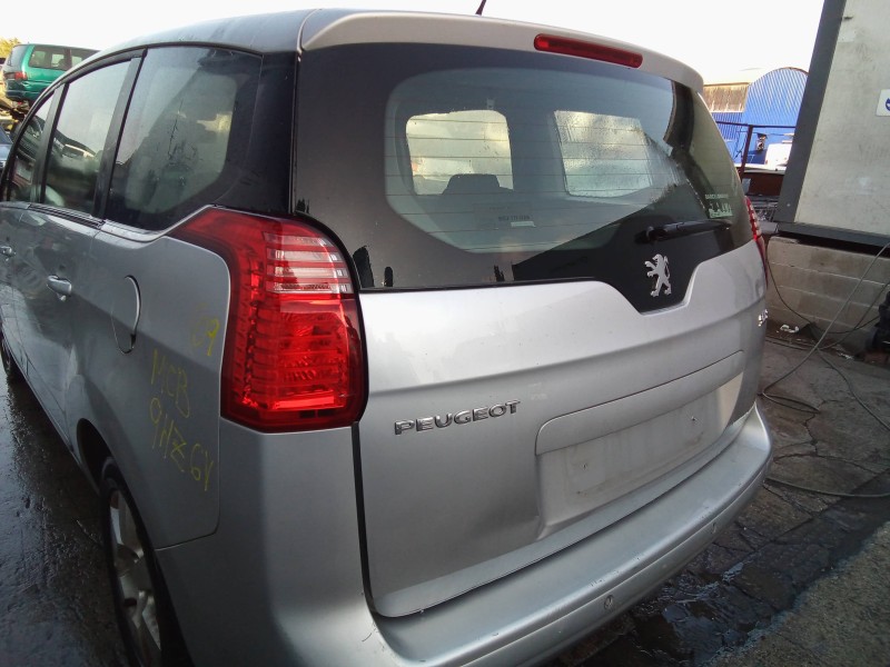 peugeot 5008 del año 2010