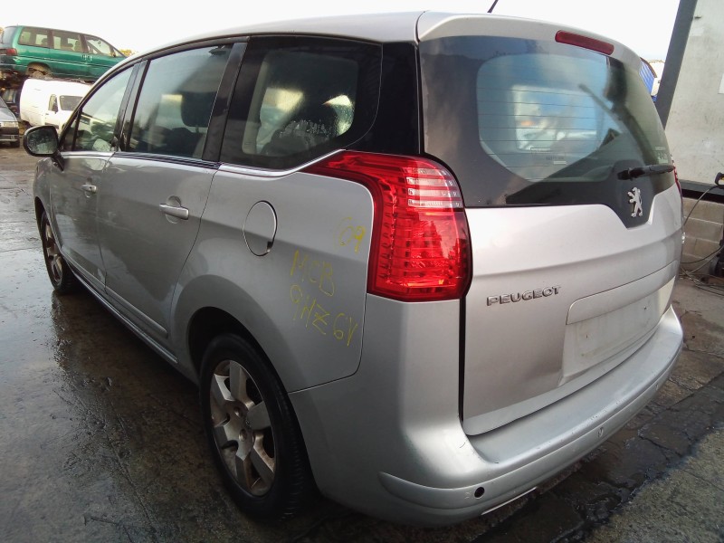 peugeot 5008 del año 2010