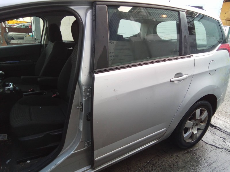 peugeot 5008 del año 2010