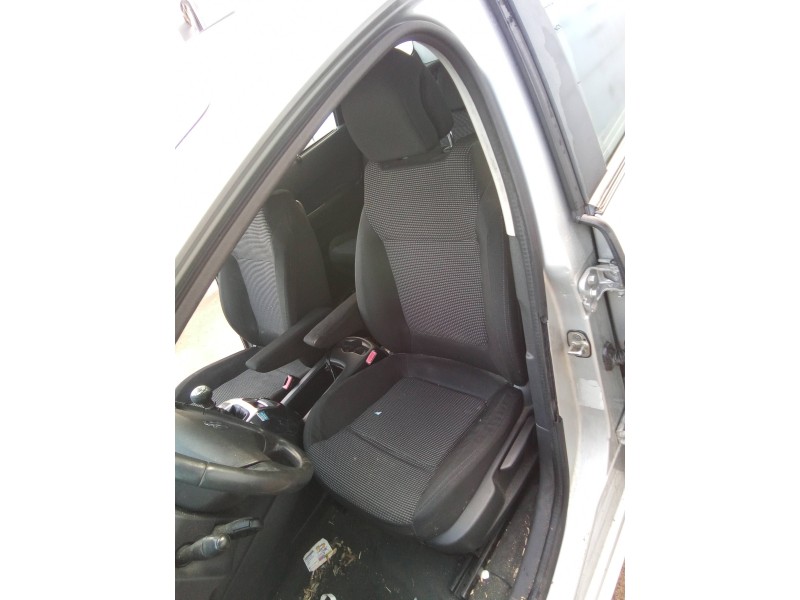 peugeot 5008 del año 2010