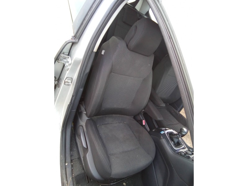 peugeot 5008 del año 2010