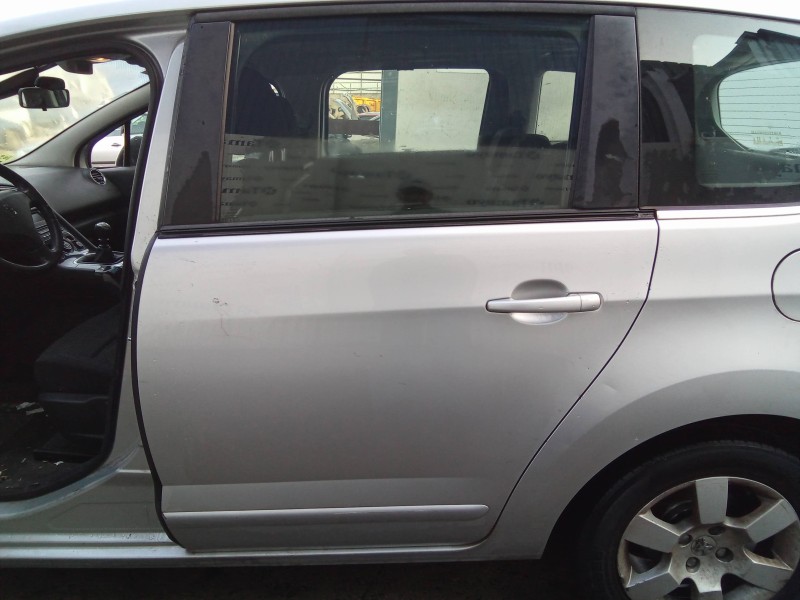 peugeot 5008 del año 2010