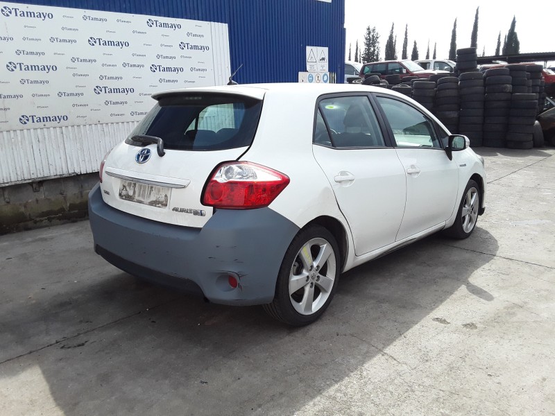 toyota auris del año 2011