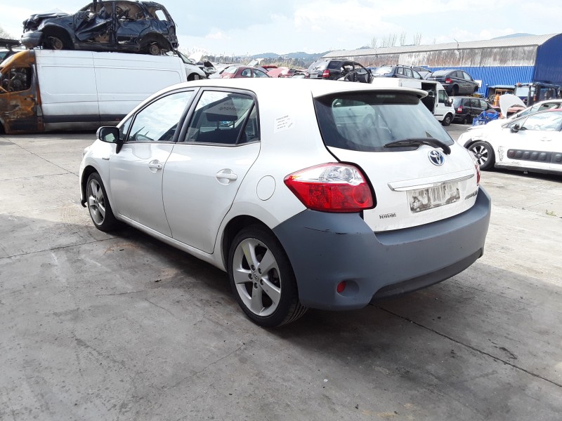 toyota auris del año 2011