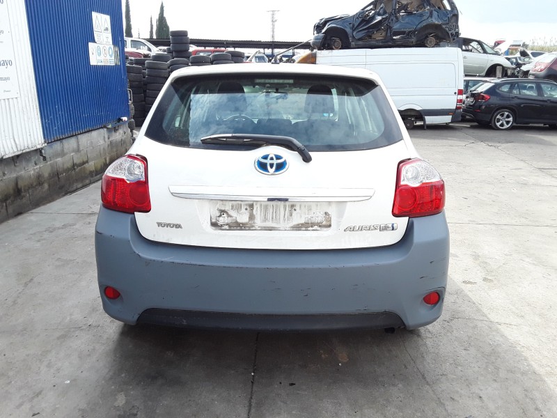 toyota auris del año 2011